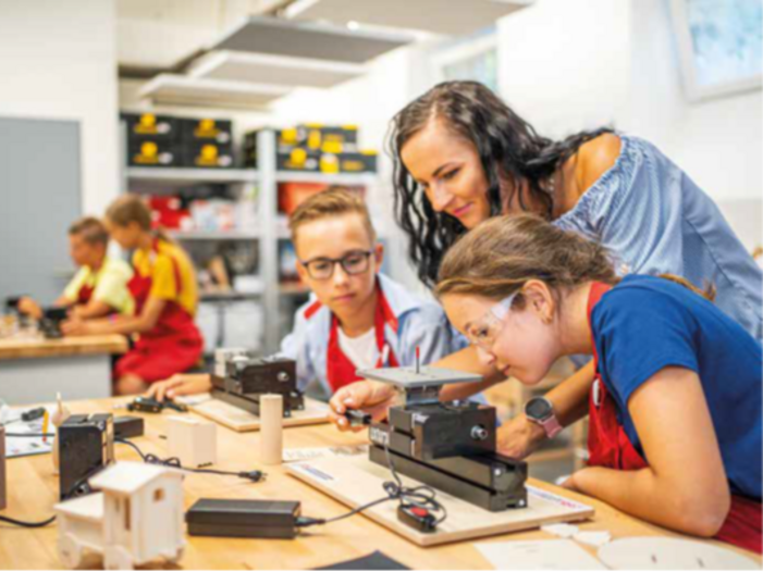 unimat drechselbank im Einsatz im Makerspace