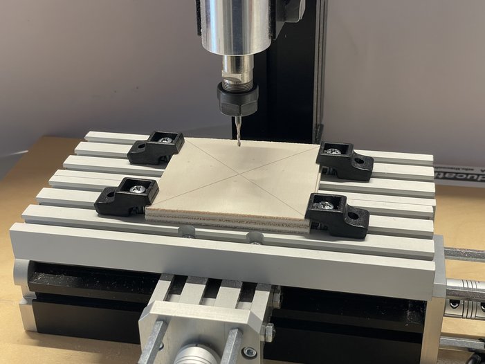 UNIMAT CNC Vertikalfräse mit Frästischplatten